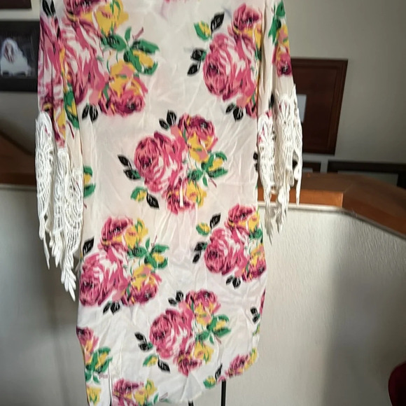 Stone cold fox silver floral garden robe - Picture 8 of 12